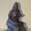 sculpture femme monstre pierre rocher